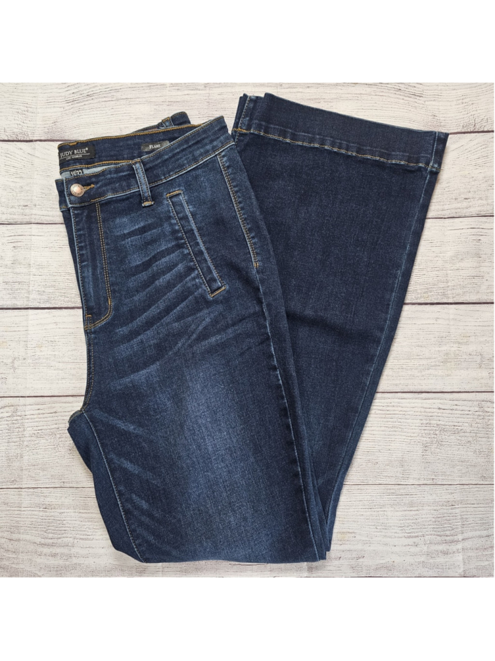 Judy Blue 15/32 flare leg, high waisted jeans